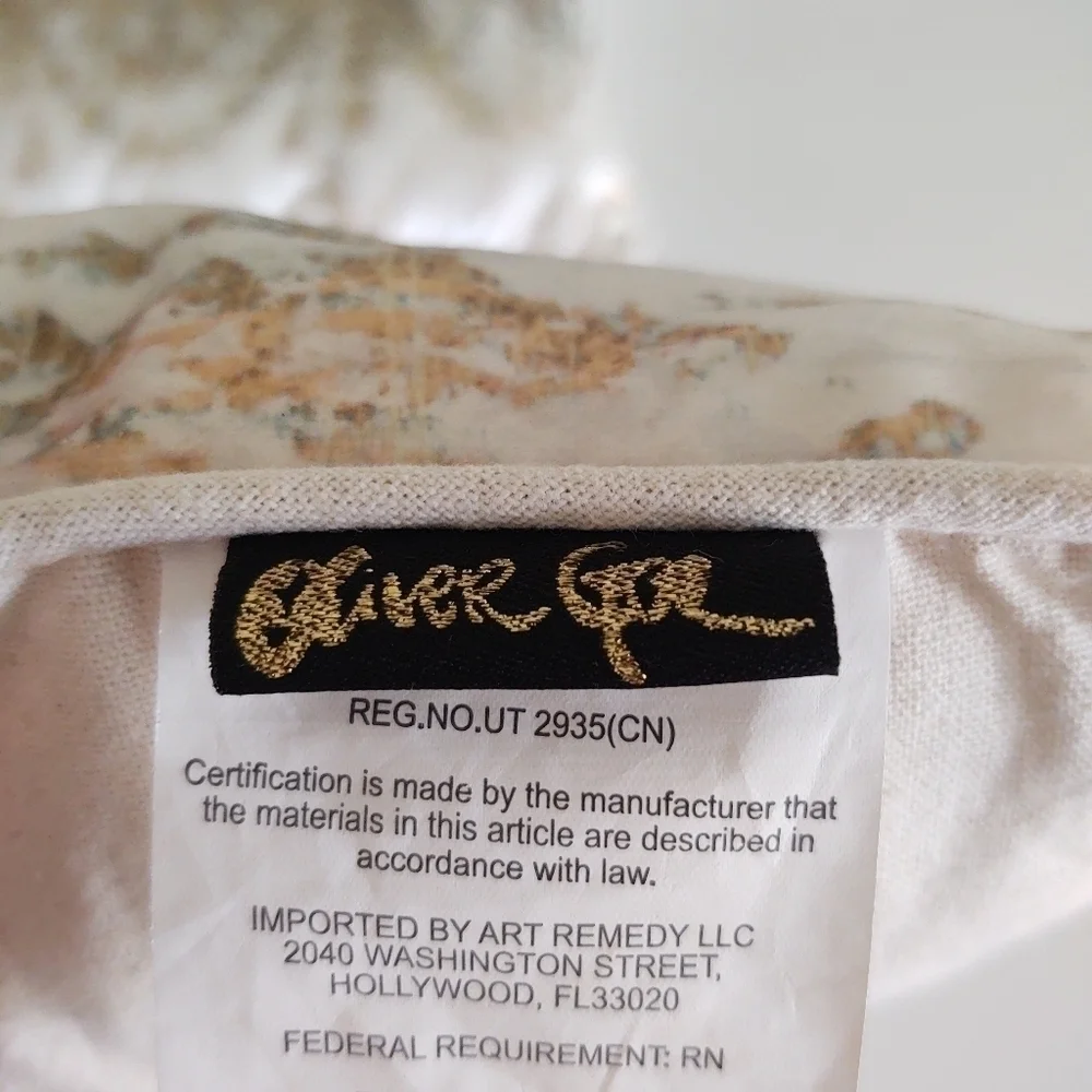 OLIVER Gal White Gold Diamonds Throw Pillows